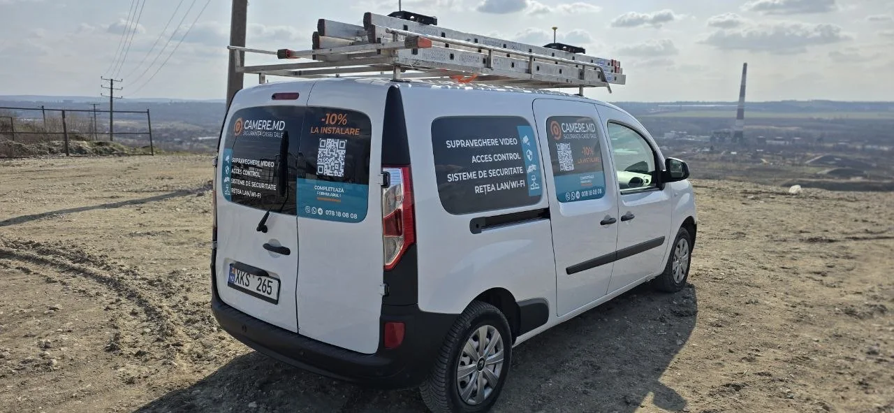 Branding auto CAMERE.MD aplicat pe spatele vehiculului - Portofoliu Starmont